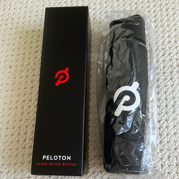 NIB Peloton glass water bottle - Picture 1 of 4